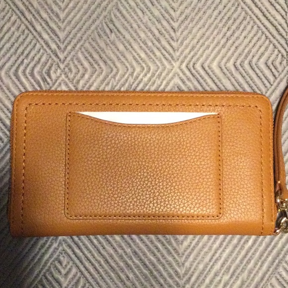 Marc Jacobs large brown leather wristlet for women - Picture 2 of 3